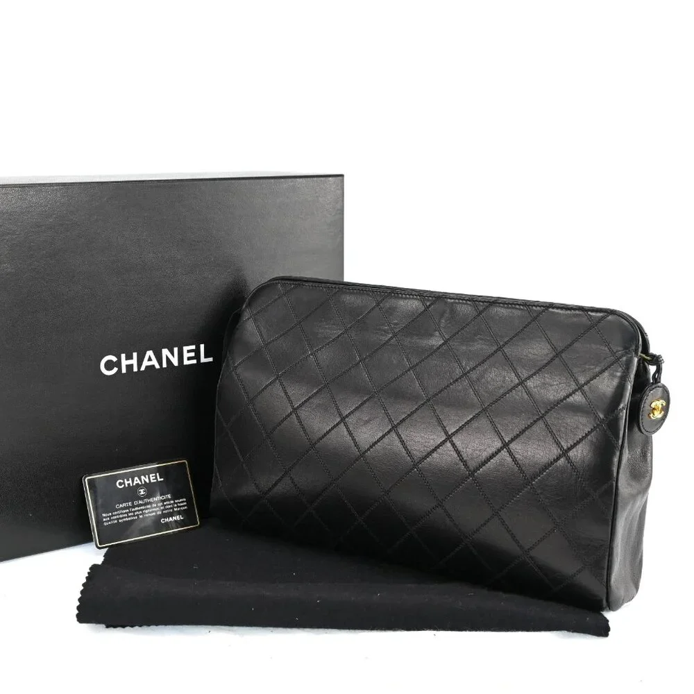 AUTHENTIC CHANEL Matelasse Black Leather Pouch Bag bsj797-121225 - Picture 1 of 16